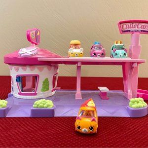 Shopkins Cutie Cars Drive Thru Diner + 4 Shopkins and 4 Cutie Cars.